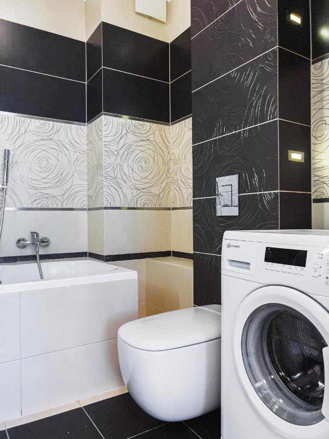 Apartment Zodiac 10 Min Od Plazy , Parking *