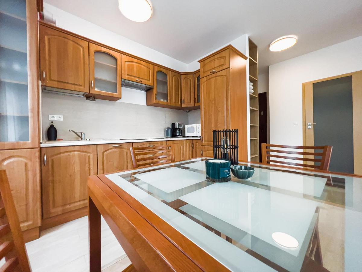 Apartment Zodiac 10 Min Od Plazy , Parking *